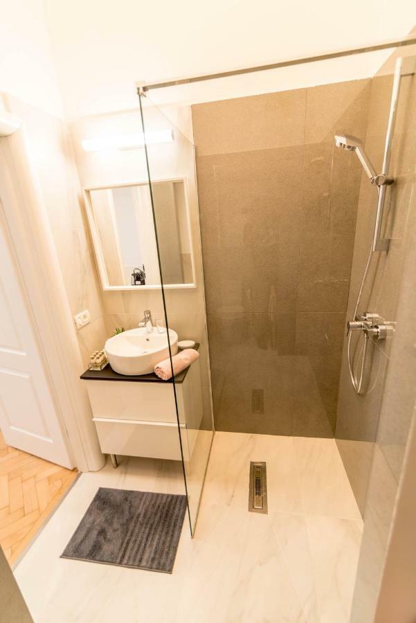 Central Premium Suites Temeşvar Dış mekan fotoğraf